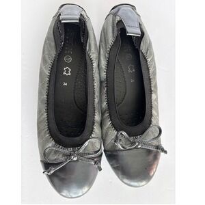 Geox Respira Italian Ballet Flats Silver Gray Quilted Bow Cap Toe Leather